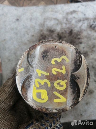 Поршень Nissan Teana J31 VQ23