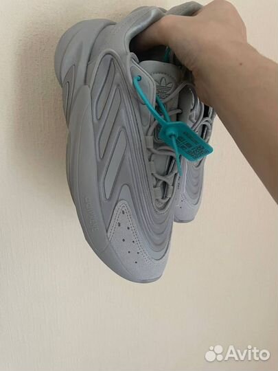 Adidas ozelia