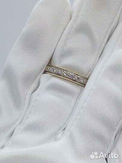 Кольцо с природным камнем Золото