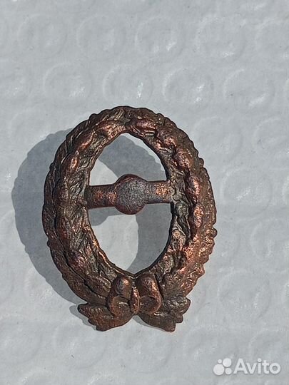 Знак красного командира, венок