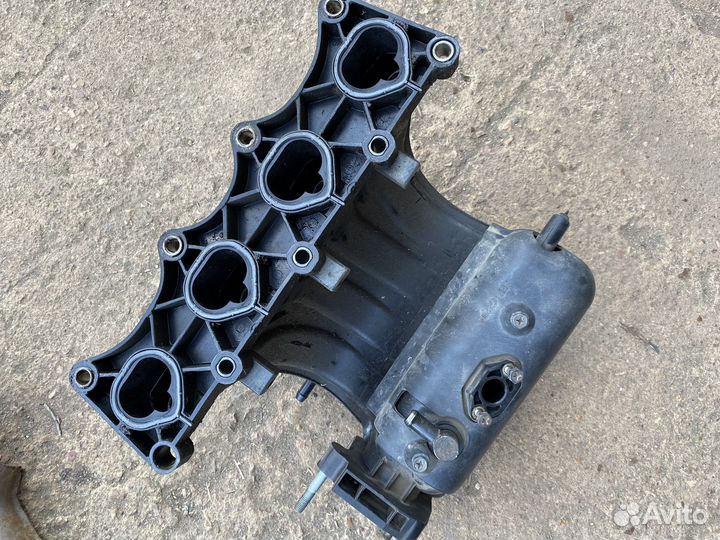 Впускной коллектор Hyundai accent