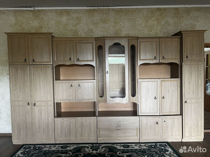 Стенка в гостиную