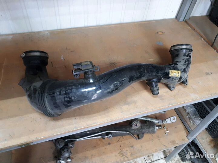 Патрубок Мерседес w212,204