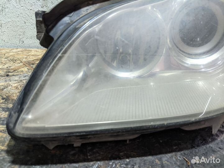 Фара передняя левая Mercedes-Benz CLS C219