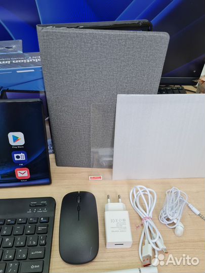 Планшет новый с клавиатурой и мышкой