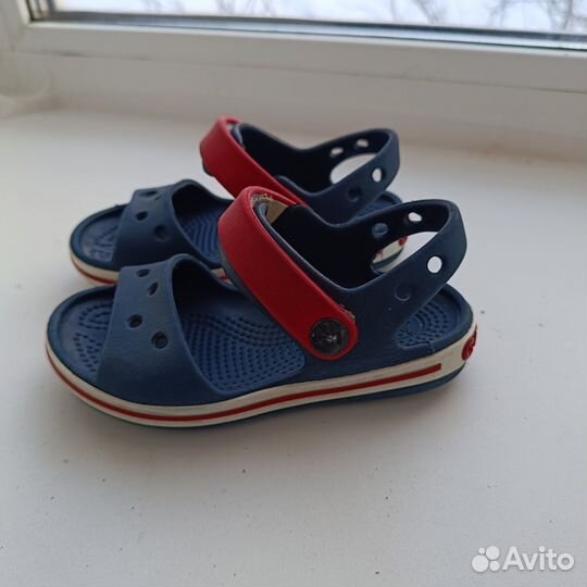 Сандалии crocs c7