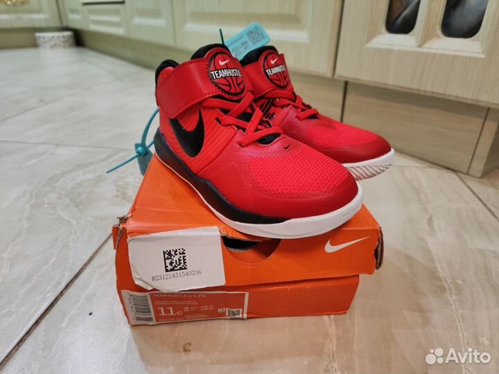 Кроссовки Nike Team Hustle D9 28EUR оригинал