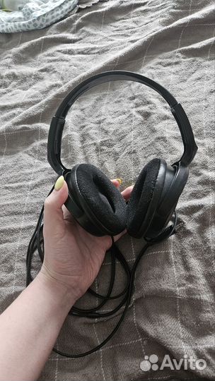 Проводные наушники