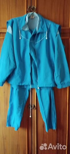 Спортивный костюм женский