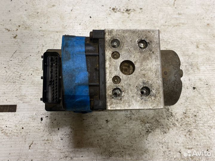 Блок абс Mitsubishi Carisma