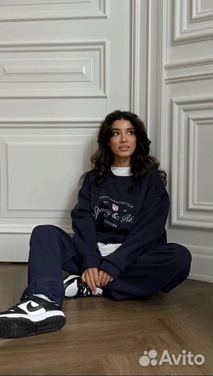 Женский спортивный костюм