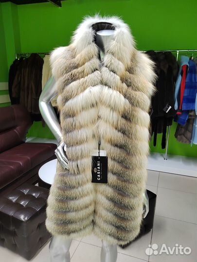 Продам жилетку женскую лиса на кашемире Loro Piana