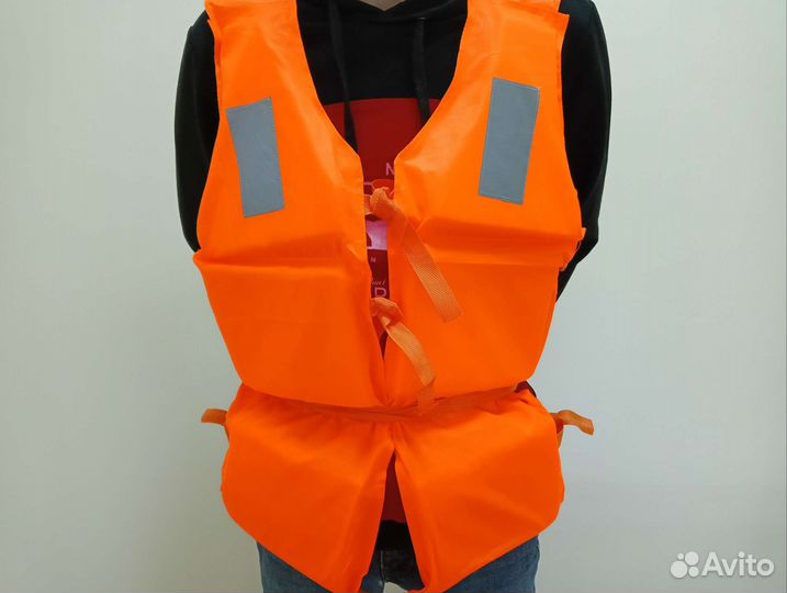 Спасательный жилет