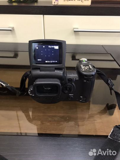 Зеркальный фотоаппарат Sony DSC-R1