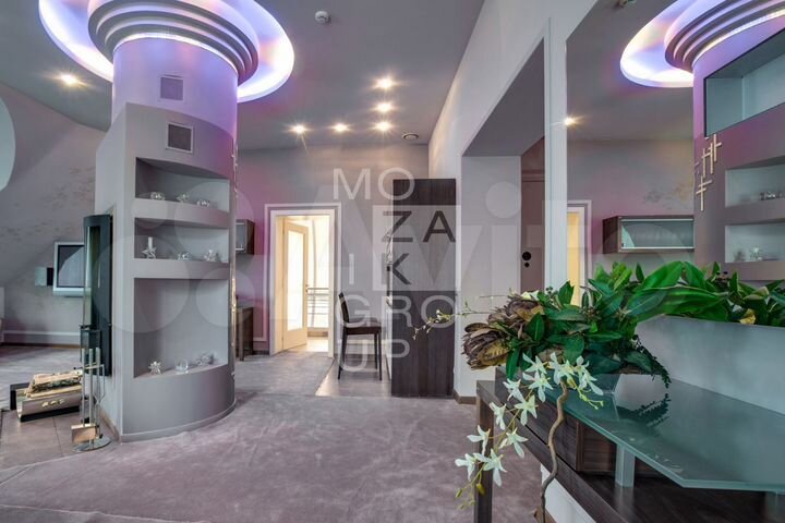 Дом 1100 м² на участке 15 сот.