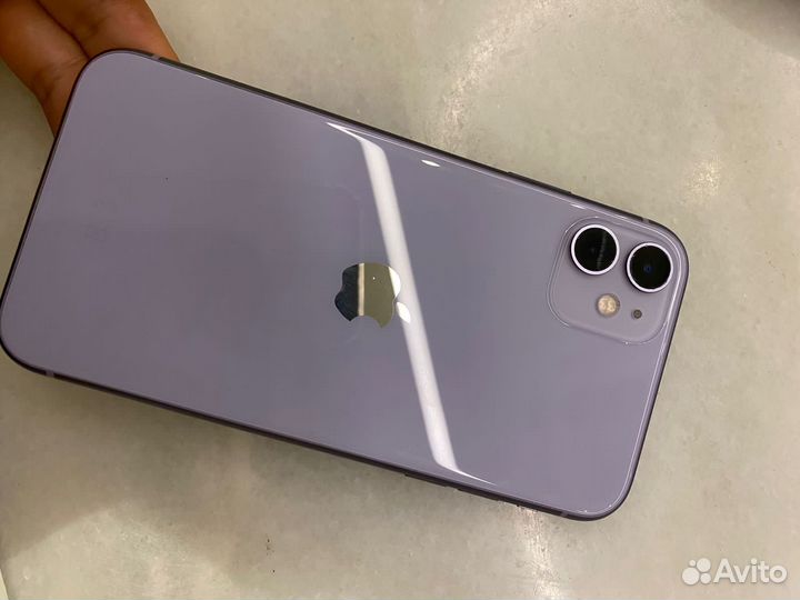 Телефон iPhone 11