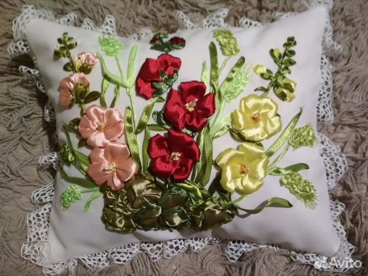 Подушка декоративная,вышитая лентами, под заказ