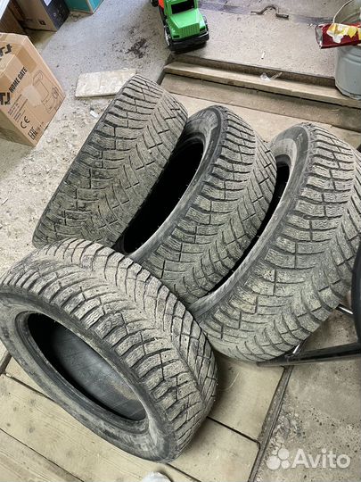 Michelin X-Ice North 4 205/60 R16