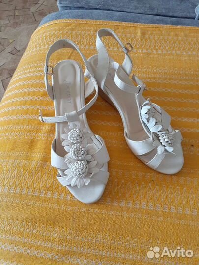 Босоножки женские новые