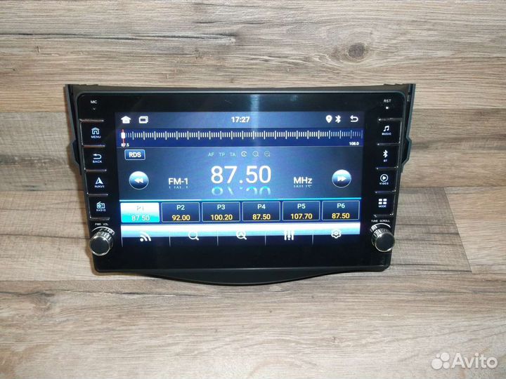 Магнитола Toyota RAV4 с физическими кнопками