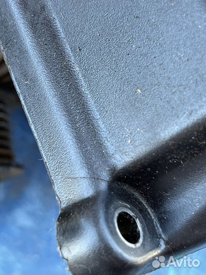 Клапанная крышка d4cb