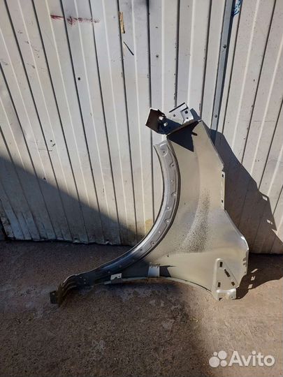Renault kaptur переднее правое крыло