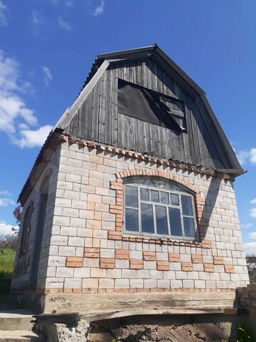 Дом 15 м² на участке 6 сот.