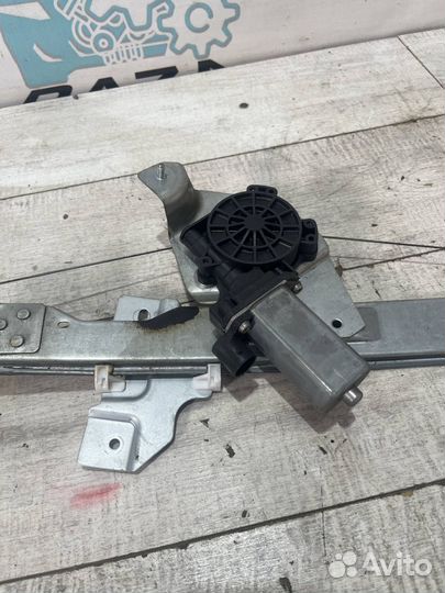 Стеклоподъемник передний правый Renault Sandero St