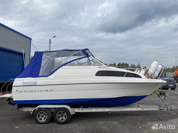 Каютный катер bayliner 222 EC
