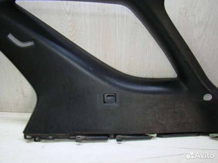 Обшивка багажника правая Lexus RX 300 Лексус