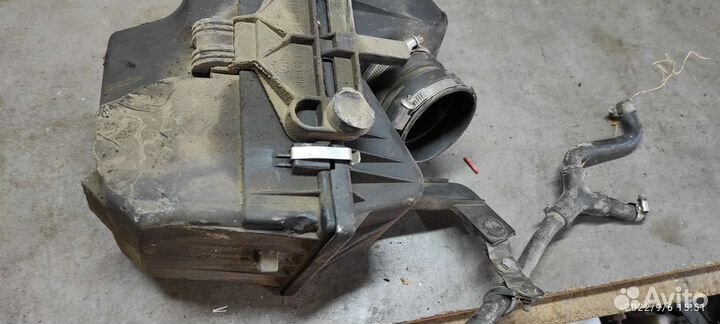 Корпус воздушного фильтра BMW 7 e32 750i двс