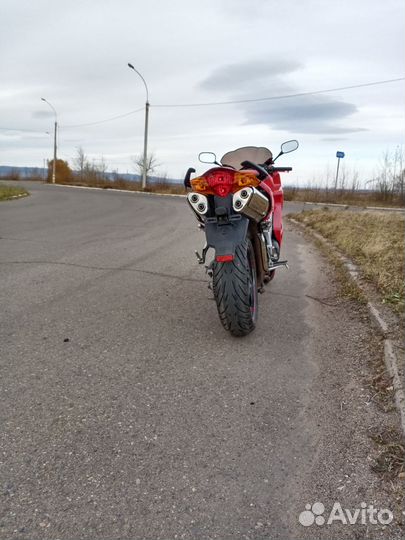 Продам Honda VFR800F