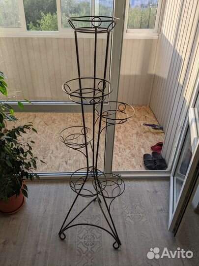 Подставка для цветов напольная металлическая
