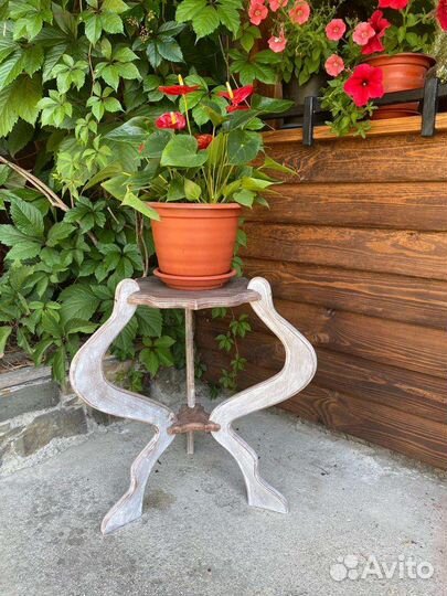 Деревянные подставки под цветы и прочее