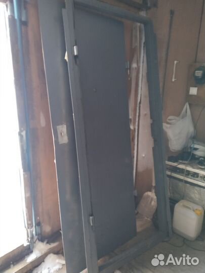 Дверь входная металлическая