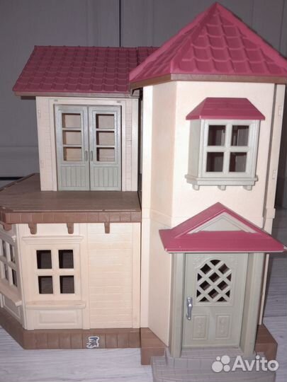 Большой дом со светом от Sylvanian Families