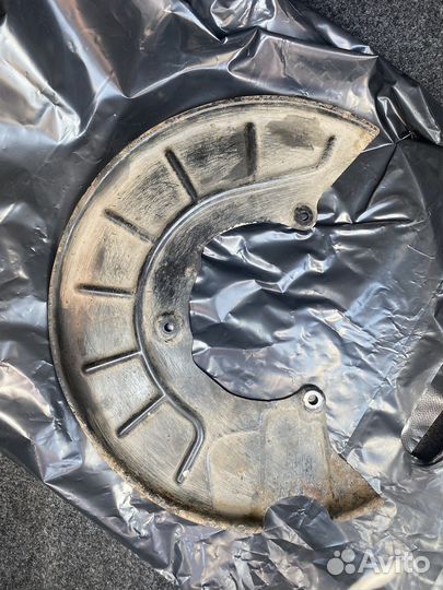 Пыльник передний левый jetta 5 golf 5