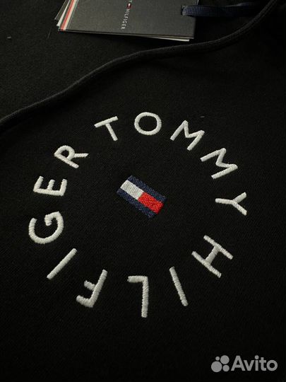 Спортивный костюм Tommy Hilfiger с вышивкой