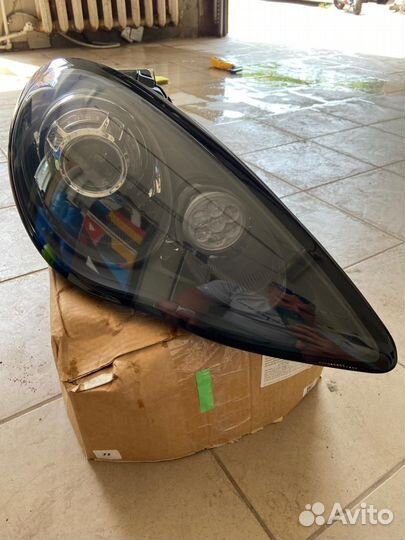 Фара передняя Porsche Panamera 2012г