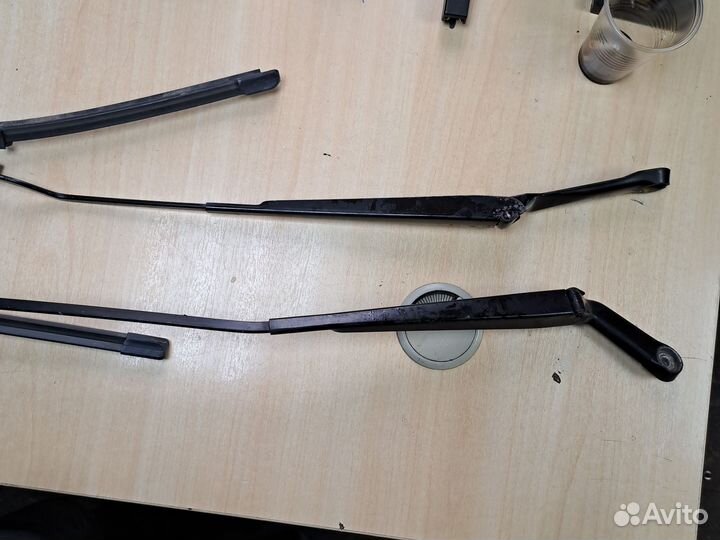 Поводок дворника skoda octavia tour