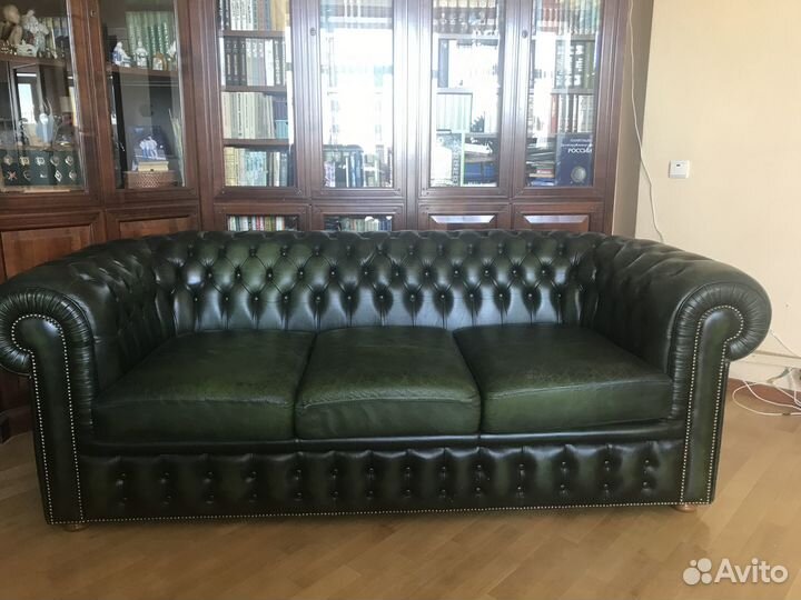 Кожаный диван Честерфилд