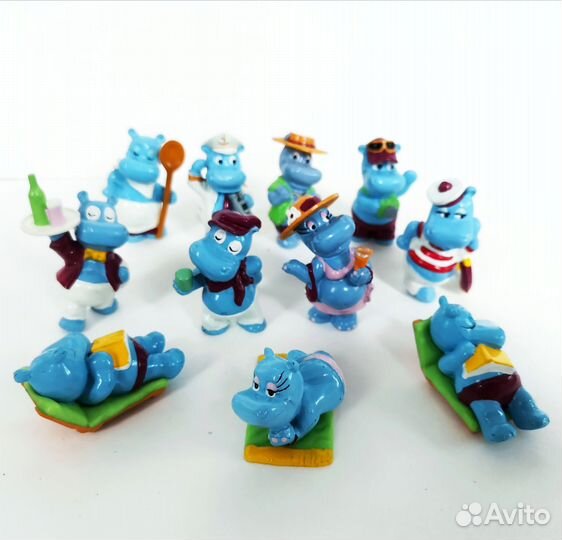 Игрушки Киндер-сюрприз, бегемоты на отдыхе и др