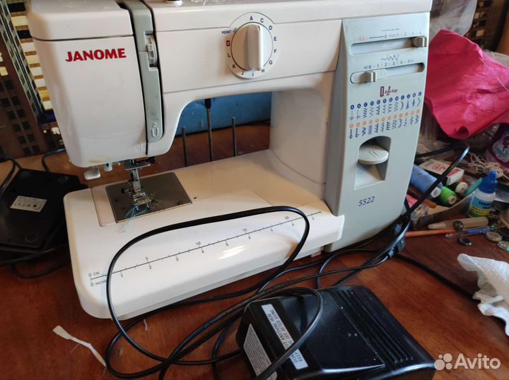 Швейная машина Janome