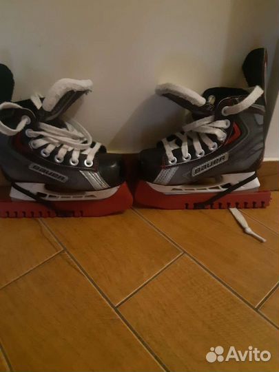 Хоккейные коньки bauer