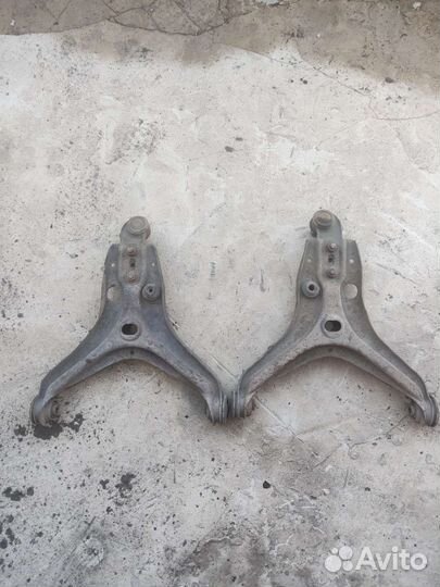 Передние рычаги Audi 80 B3