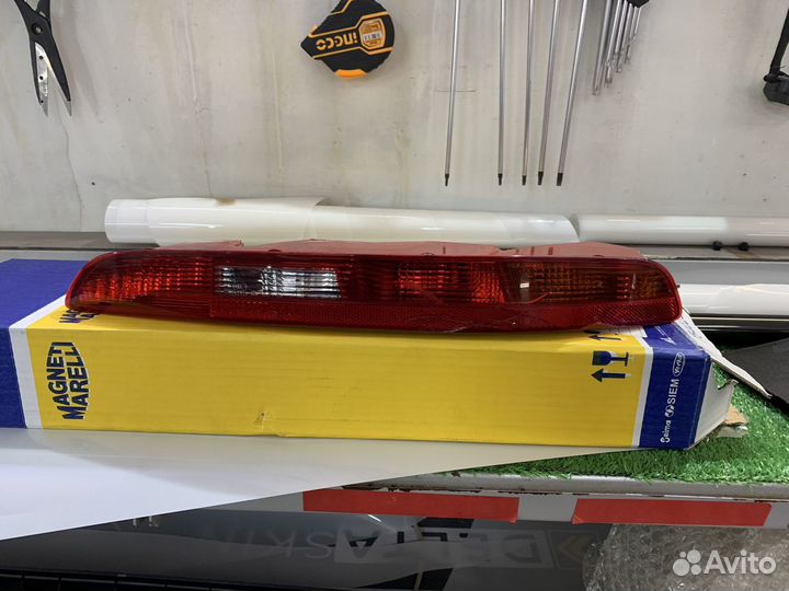 Фонарь задний правый в бампер Audi Q3