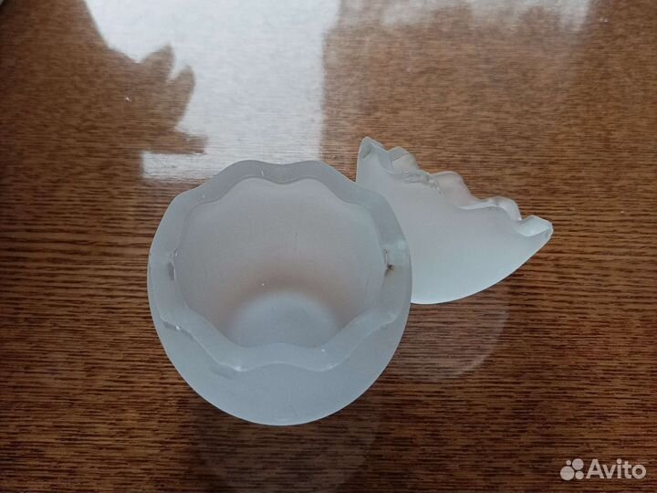 Яйцо из матового стекла