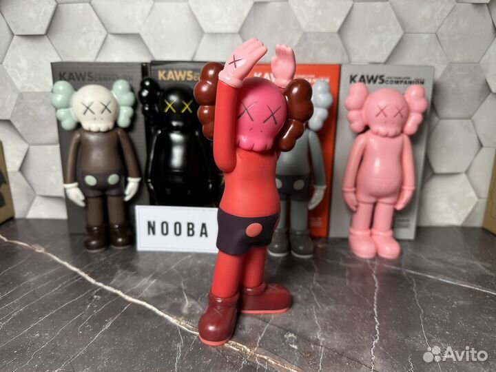 Фигурка kaws