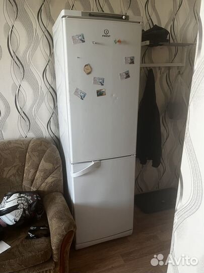 Холодильник Indesit