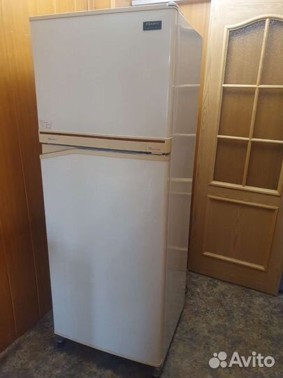 Холодильник elekta